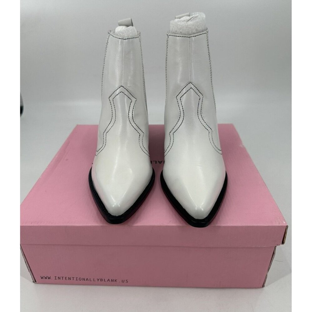 Intentionally Blank Big Bootie Boots Women's White Leather Pointed Toe Sz 38/7M